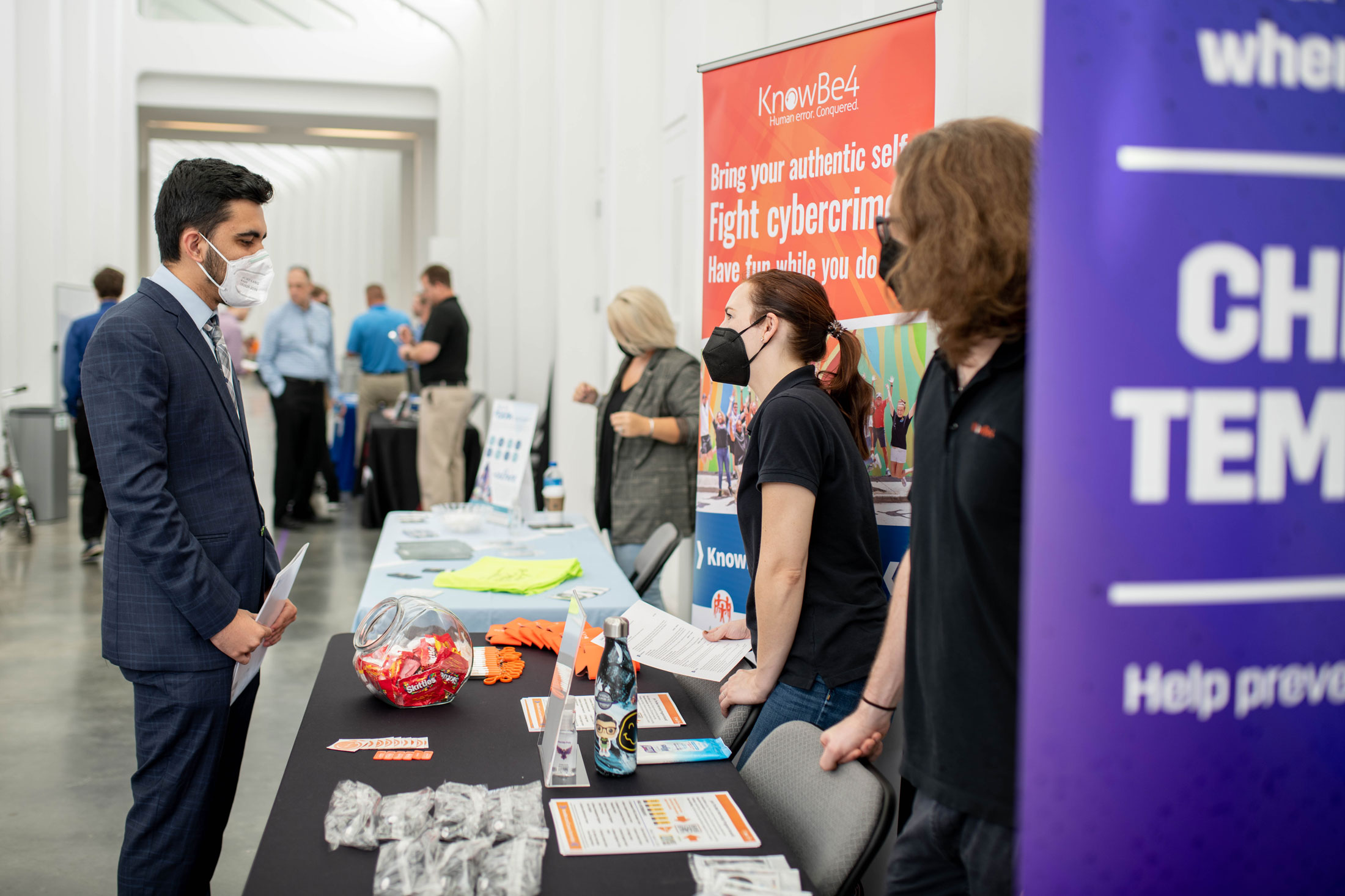Students, employers connect at hybrid fall career fair