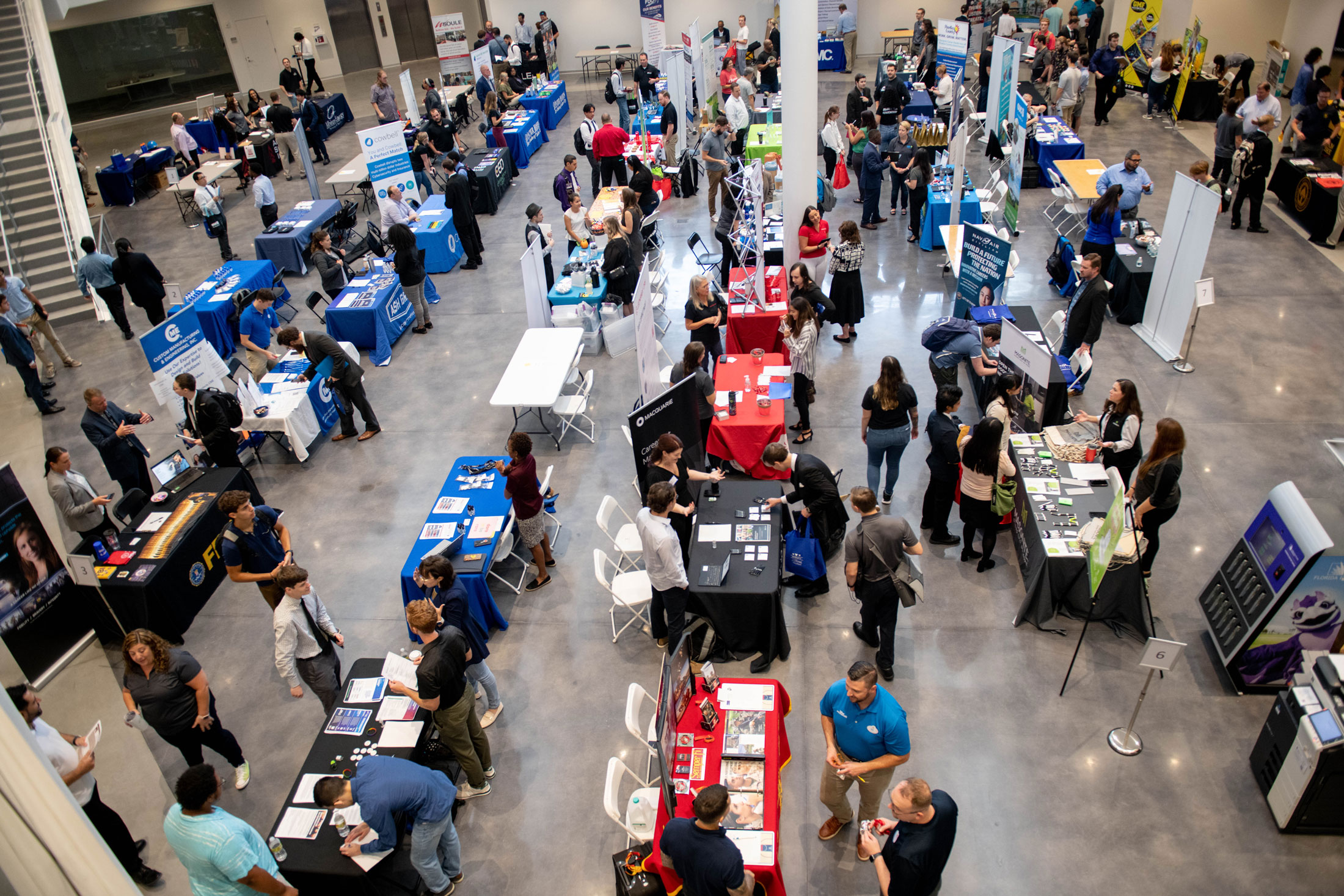 Students attend the fall career fair.